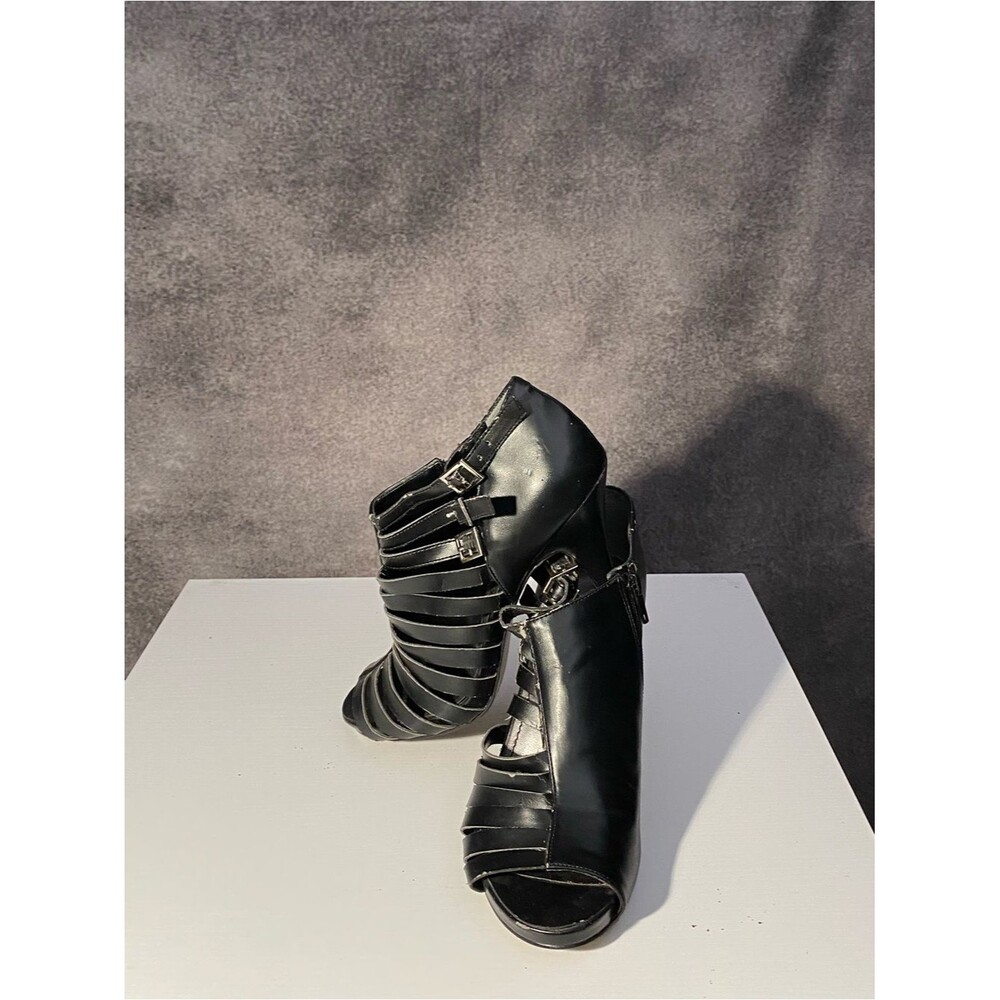 Nine West Black Caged Strappy Heels Size 9M Peep Toe Buckle Stiletto Sandals